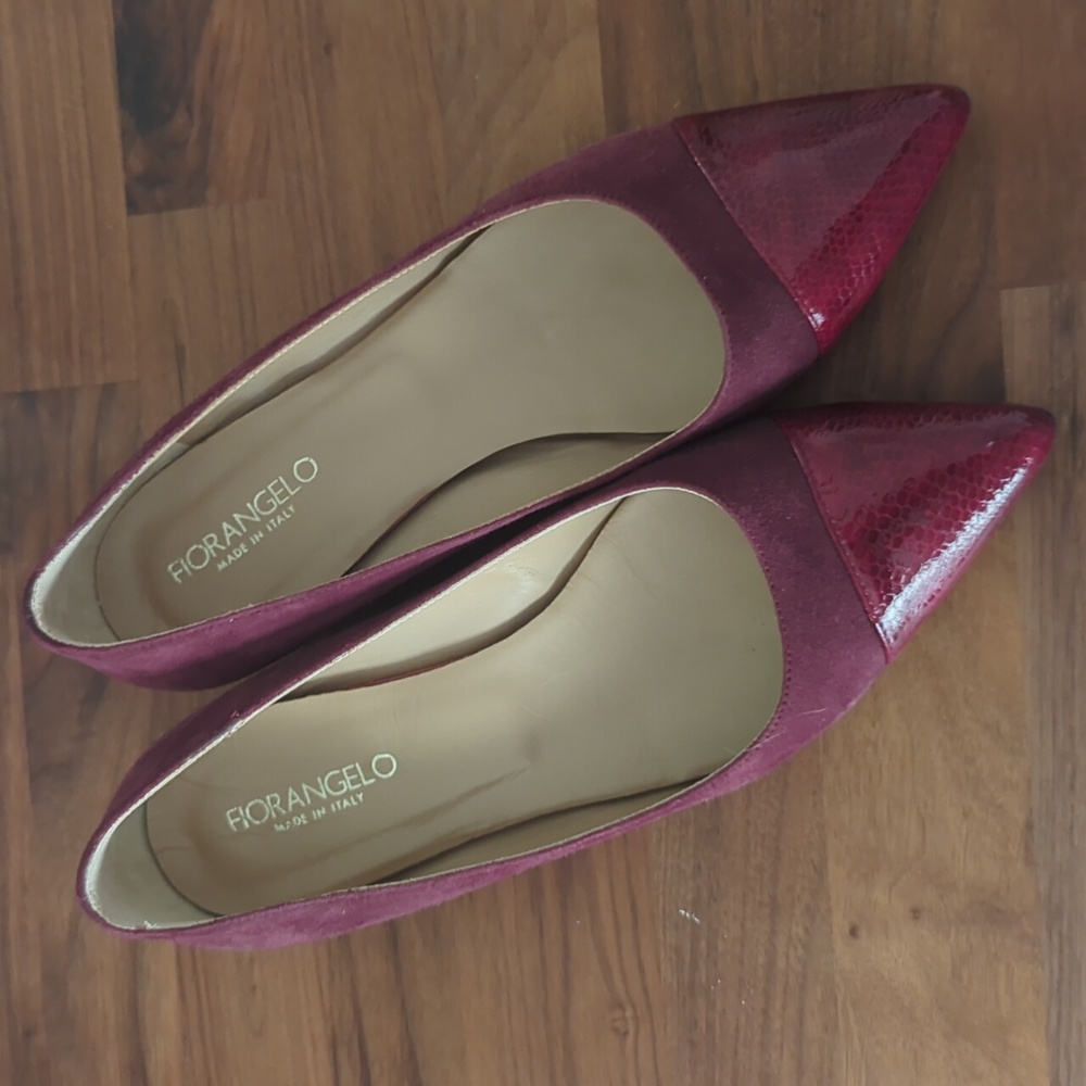 Pointy toe leather
